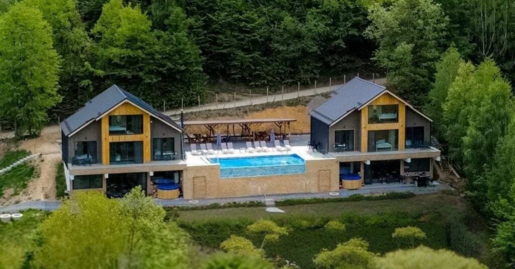 Cabanele Carmel cabana la munte cu piscina