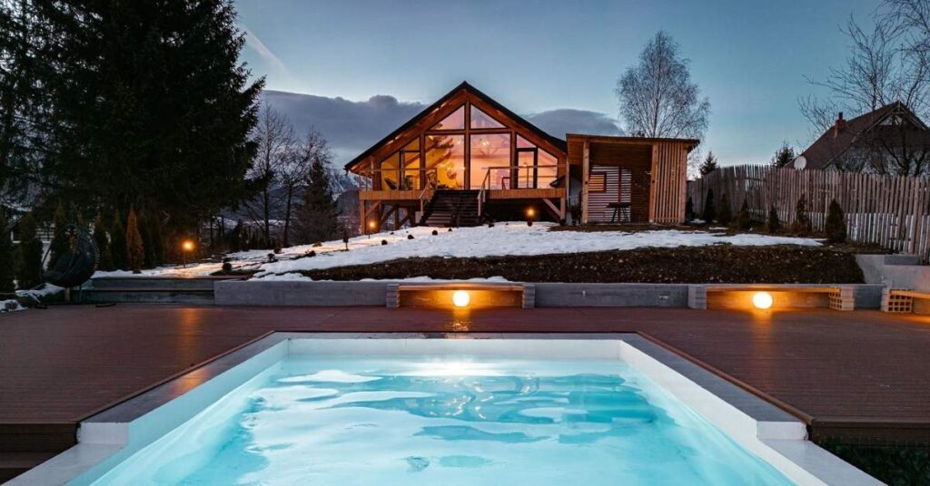 StockEstate Moieciu - top cabana de inchiriat cu piscina
