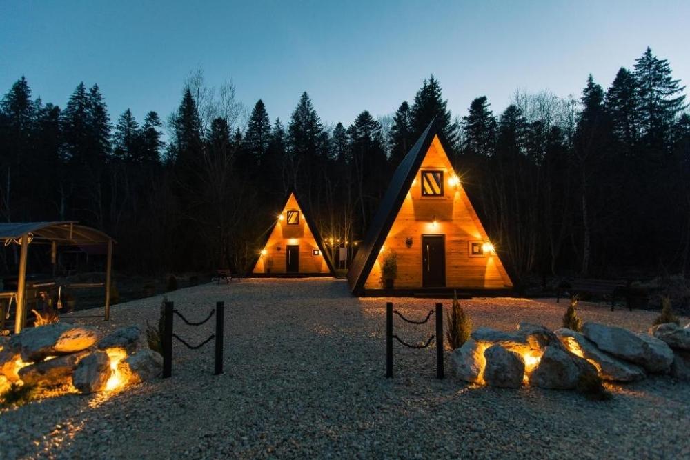 The Palo Cabins - Cabane A-Frame cu ciubăr