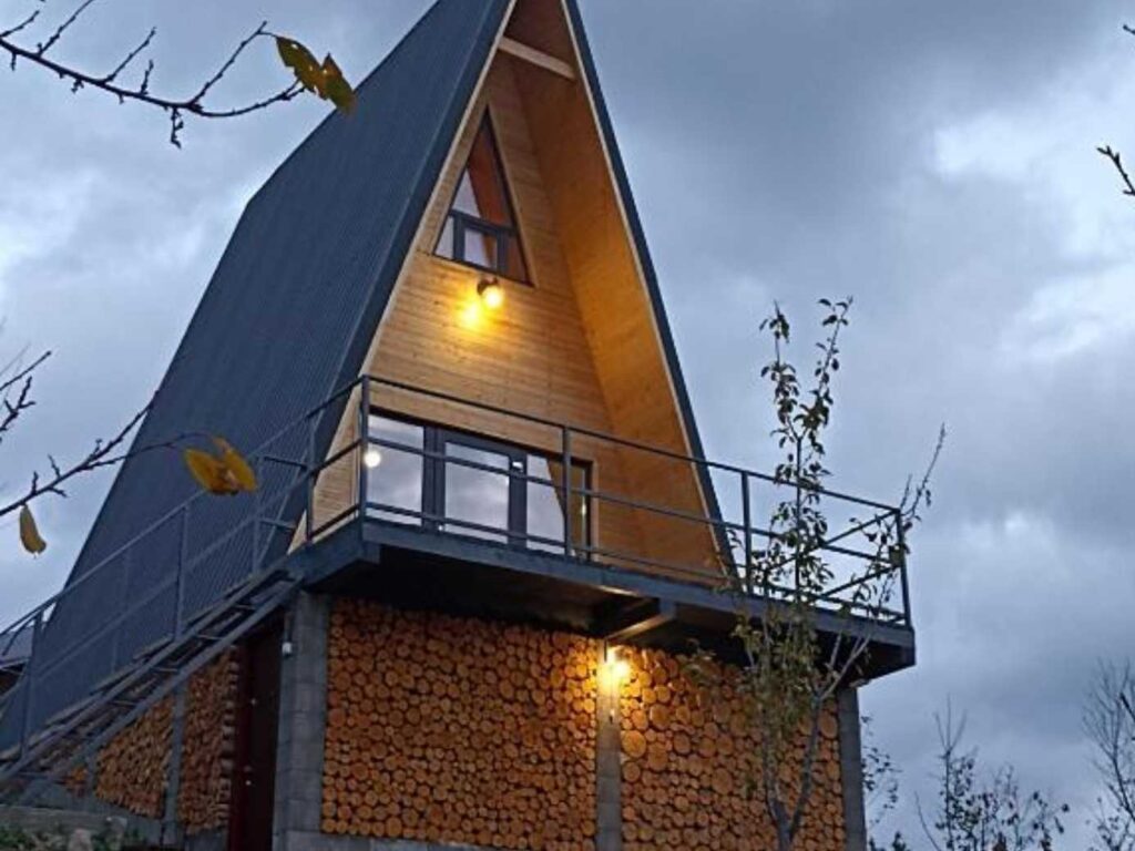 Cabana A-Frame Refugiu Montan — Muntele Băișorii (Cluj) cabana a frame 2 persoane