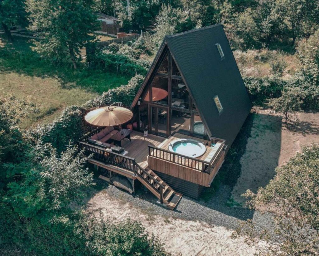 caldo cabin cabana a frame de inchiriat